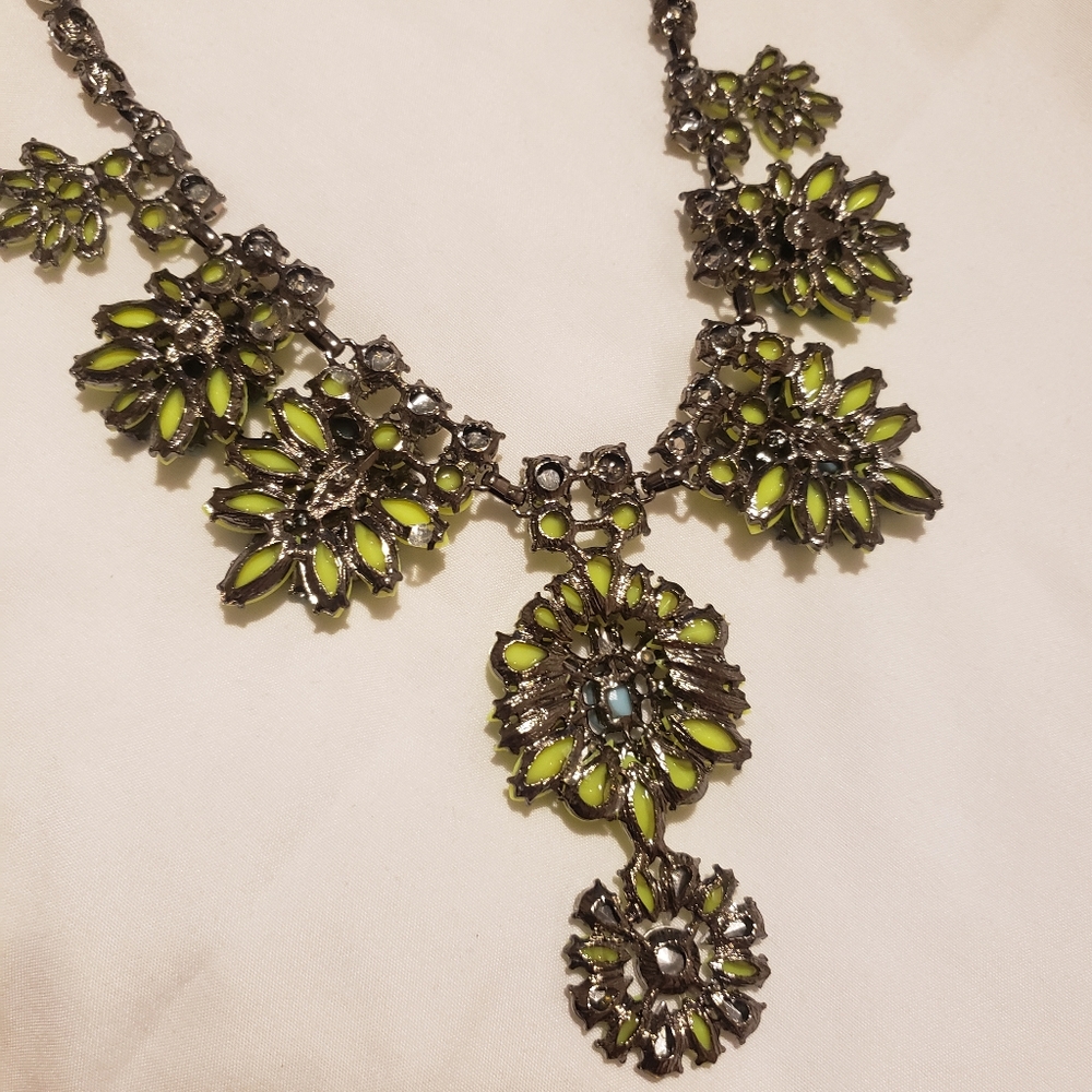 Statement Necklace - Picture 4 of 4